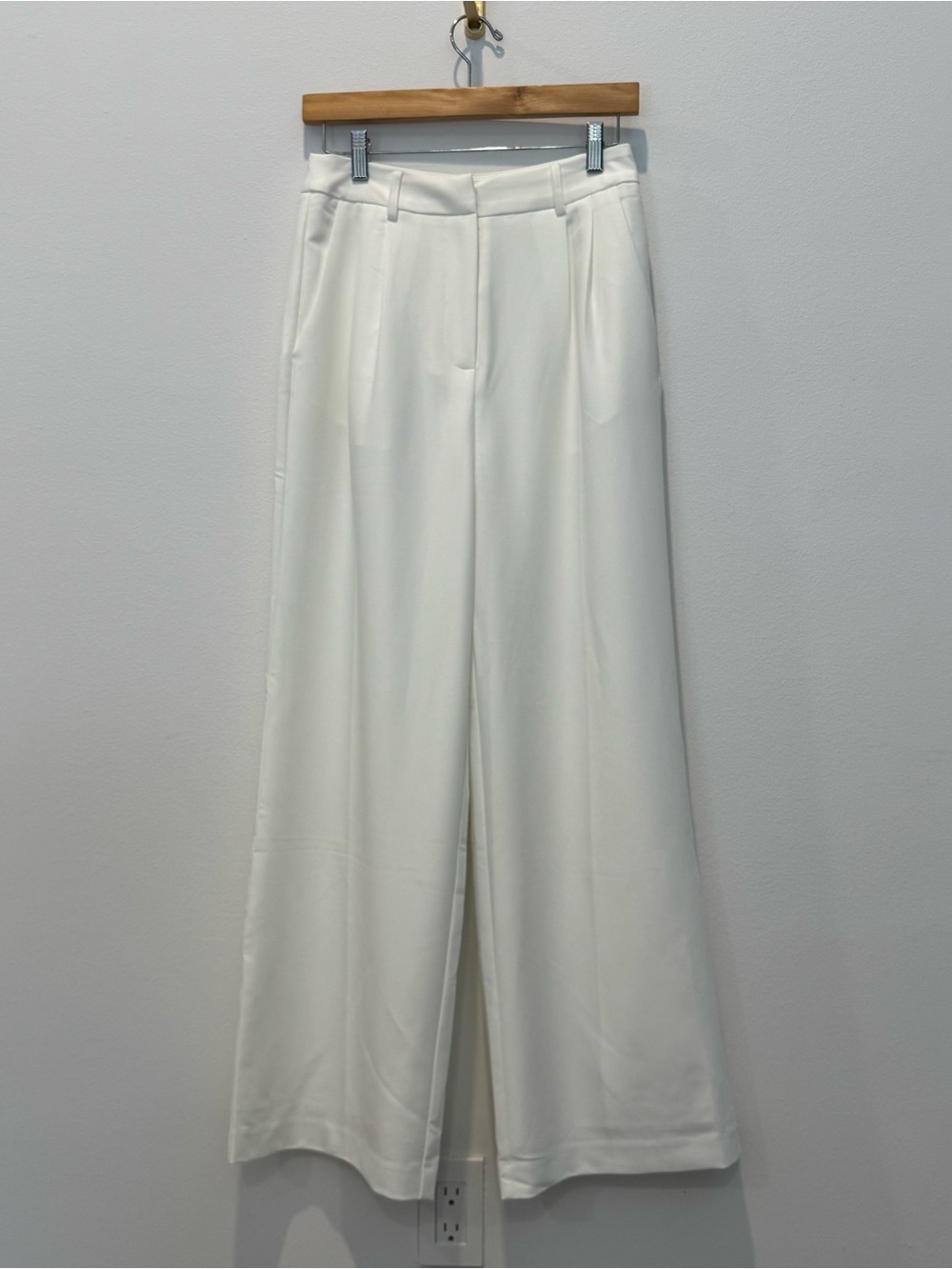 Commense Wide-Leg White Trousers with Front Pleats - NWT Size Small